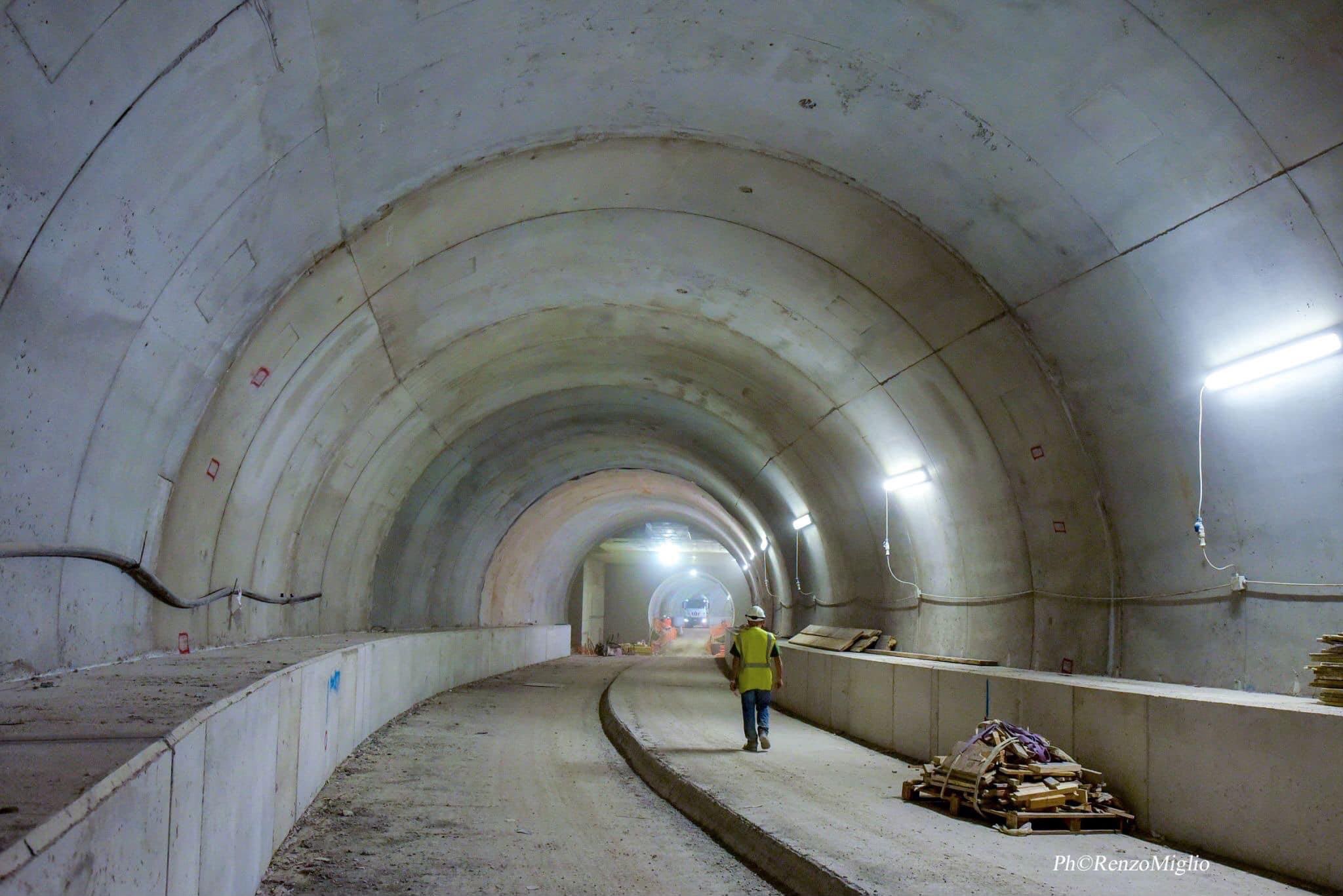 Cantiere della nuova tratta Fermi–Cascine Vica nella galleria metropolitana